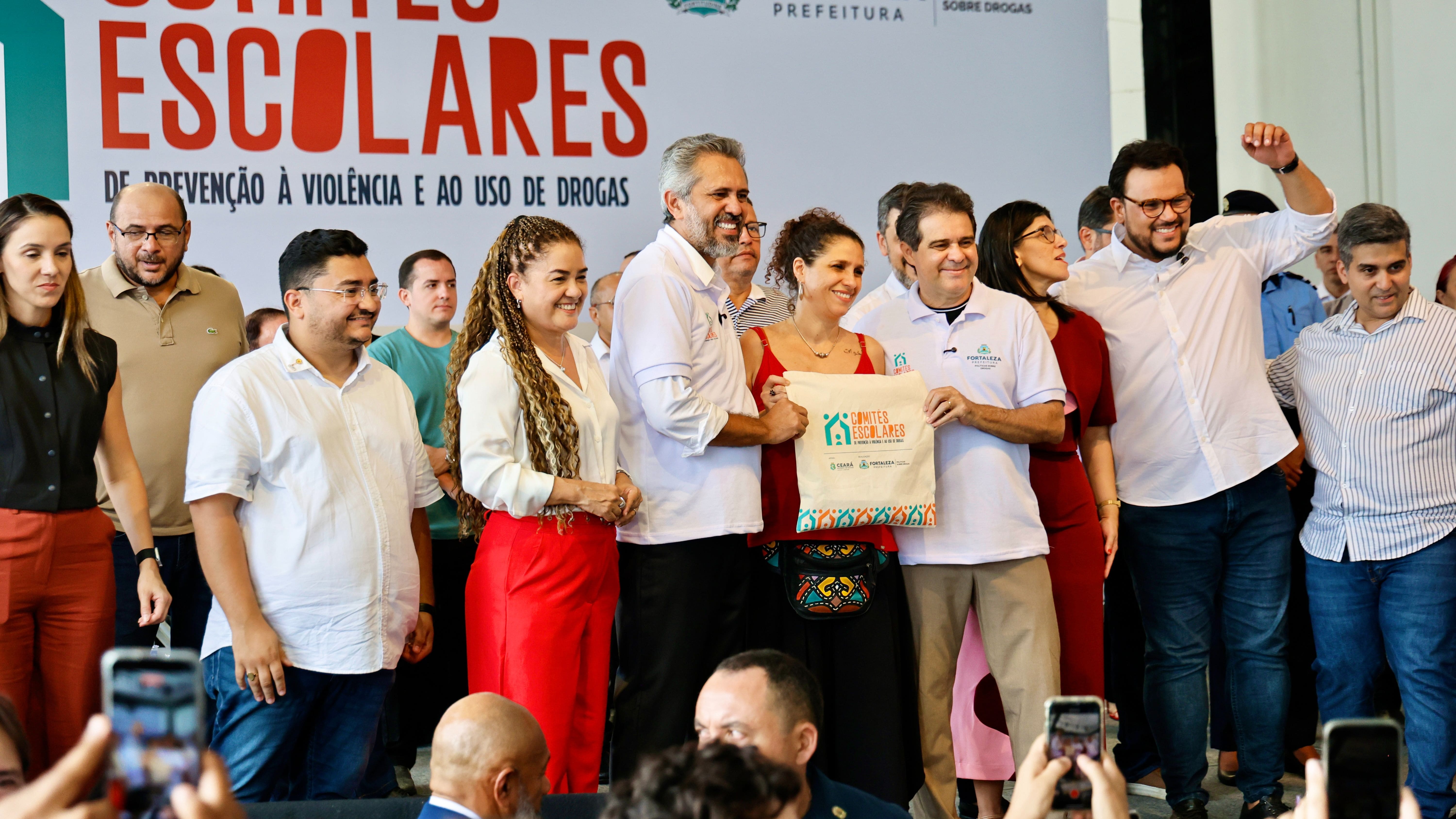 Durante o lançamento, o prefeito Evandro Leitão destacou a importância do ambiente escolar como espaço de formação e fortalecimento da cultura de paz